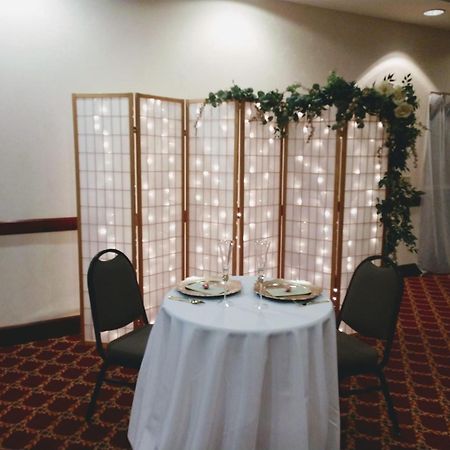 Quality Inn & Suites Bellville - Mansfield Экстерьер фото