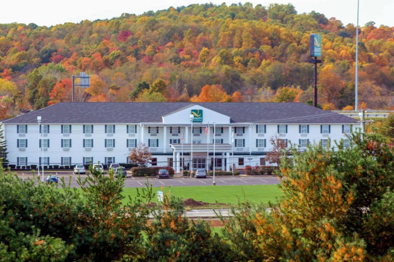 Quality Inn & Suites Bellville - Mansfield Экстерьер фото