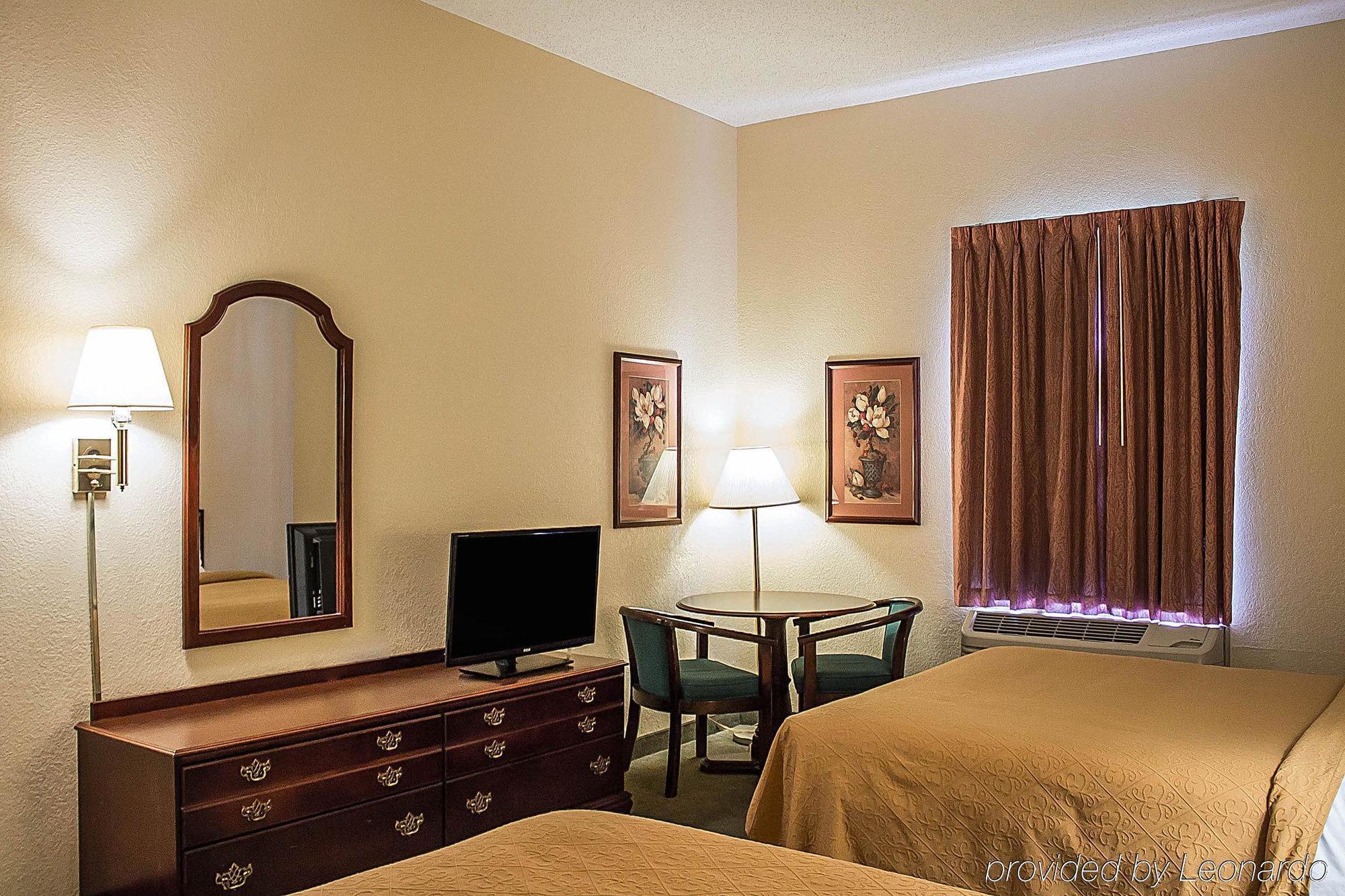 Quality Inn & Suites Bellville - Mansfield Экстерьер фото